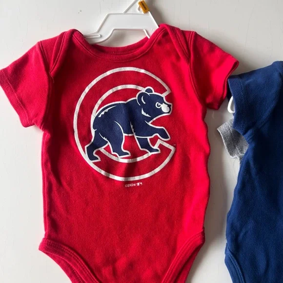 🐻 Bundle of 3 Chicago Cubs Baby Onesies – Size 6-9M | MLB Genuine Merchandise - Picture 8 of 10